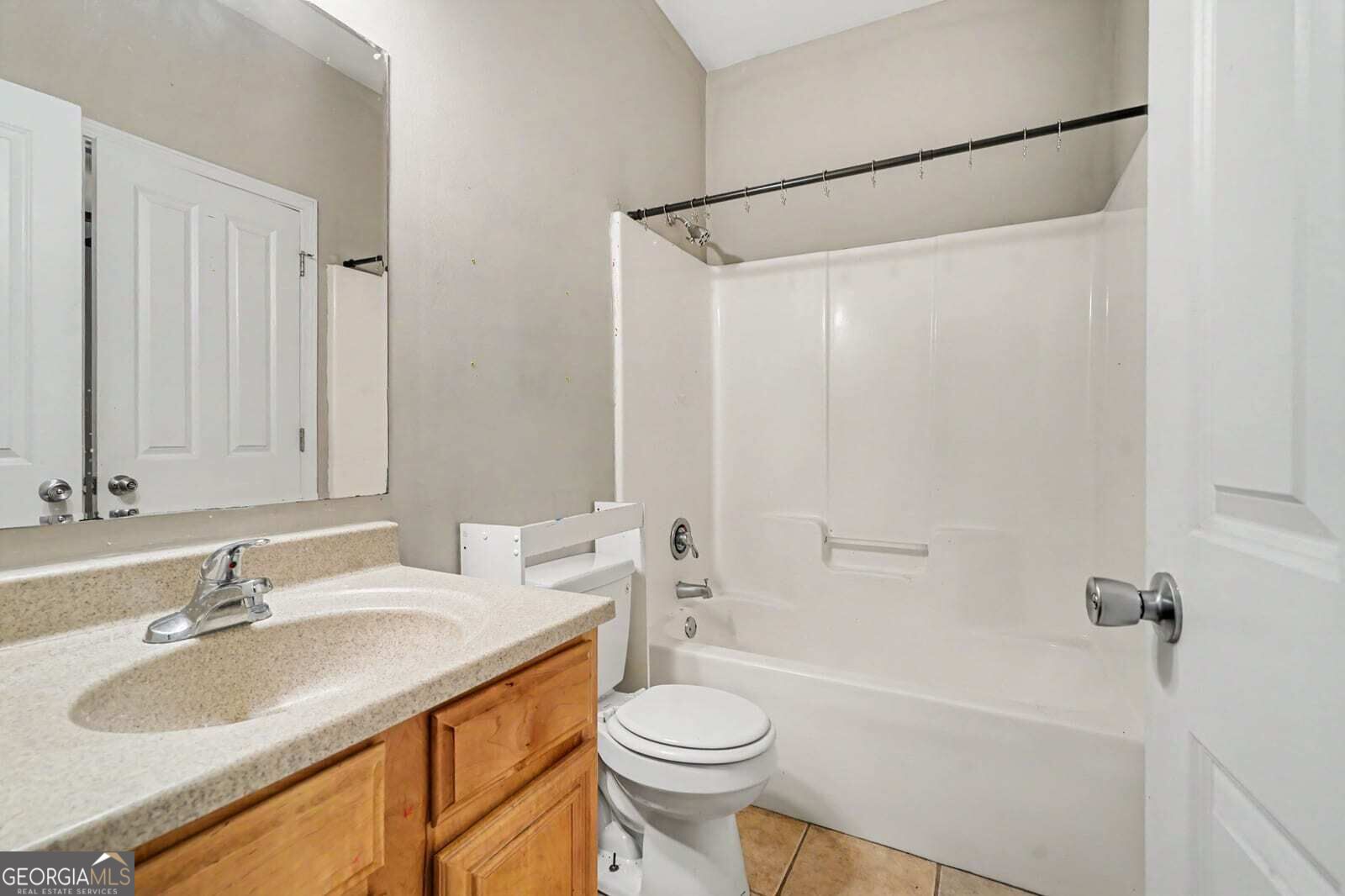 103 East Paces Drive Property Photo 11