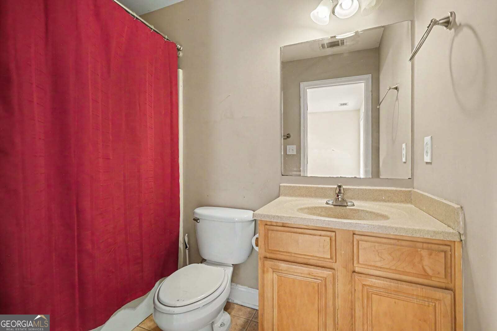 103 East Paces Drive Property Photo 17