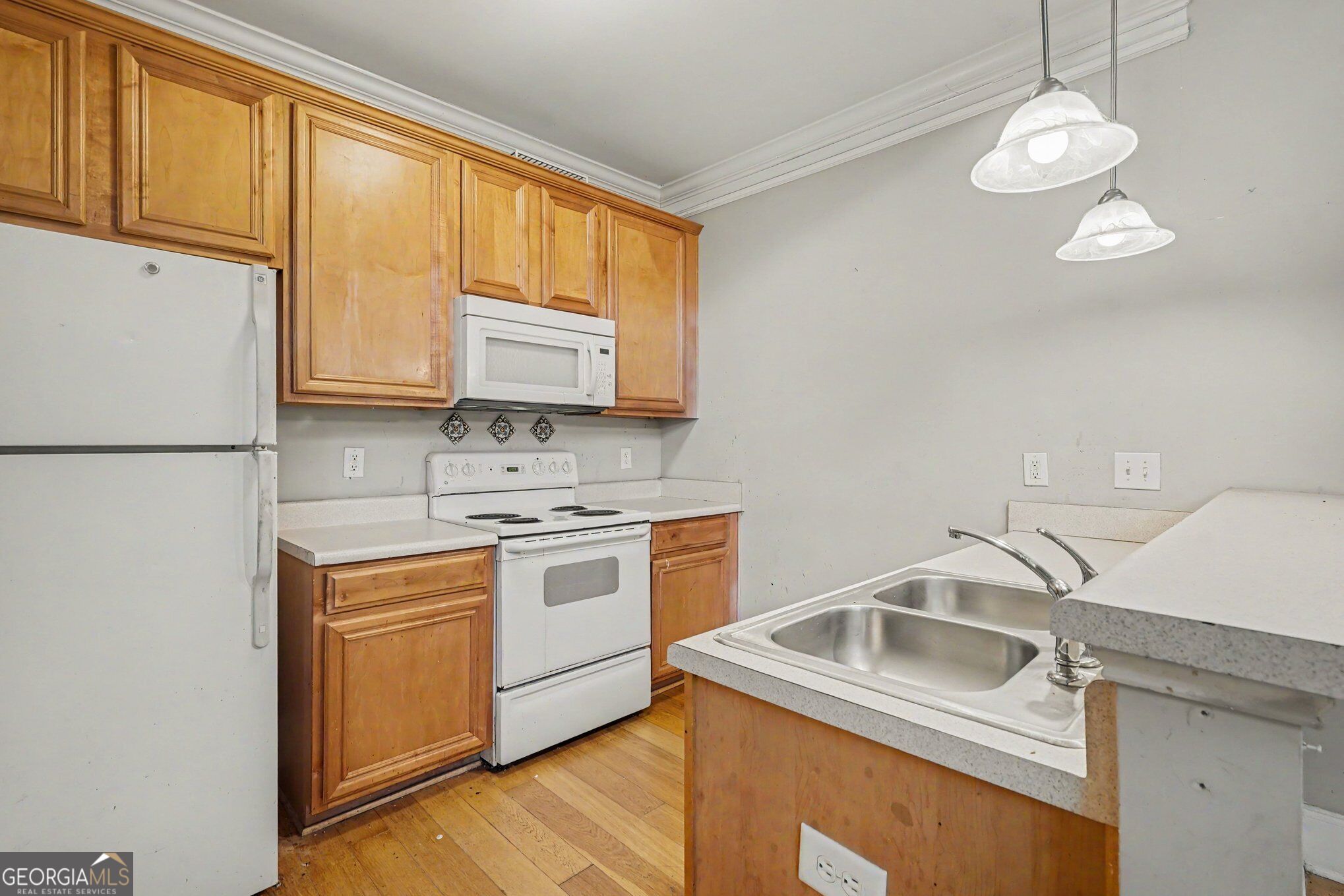 103 East Paces Drive Property Photo 24