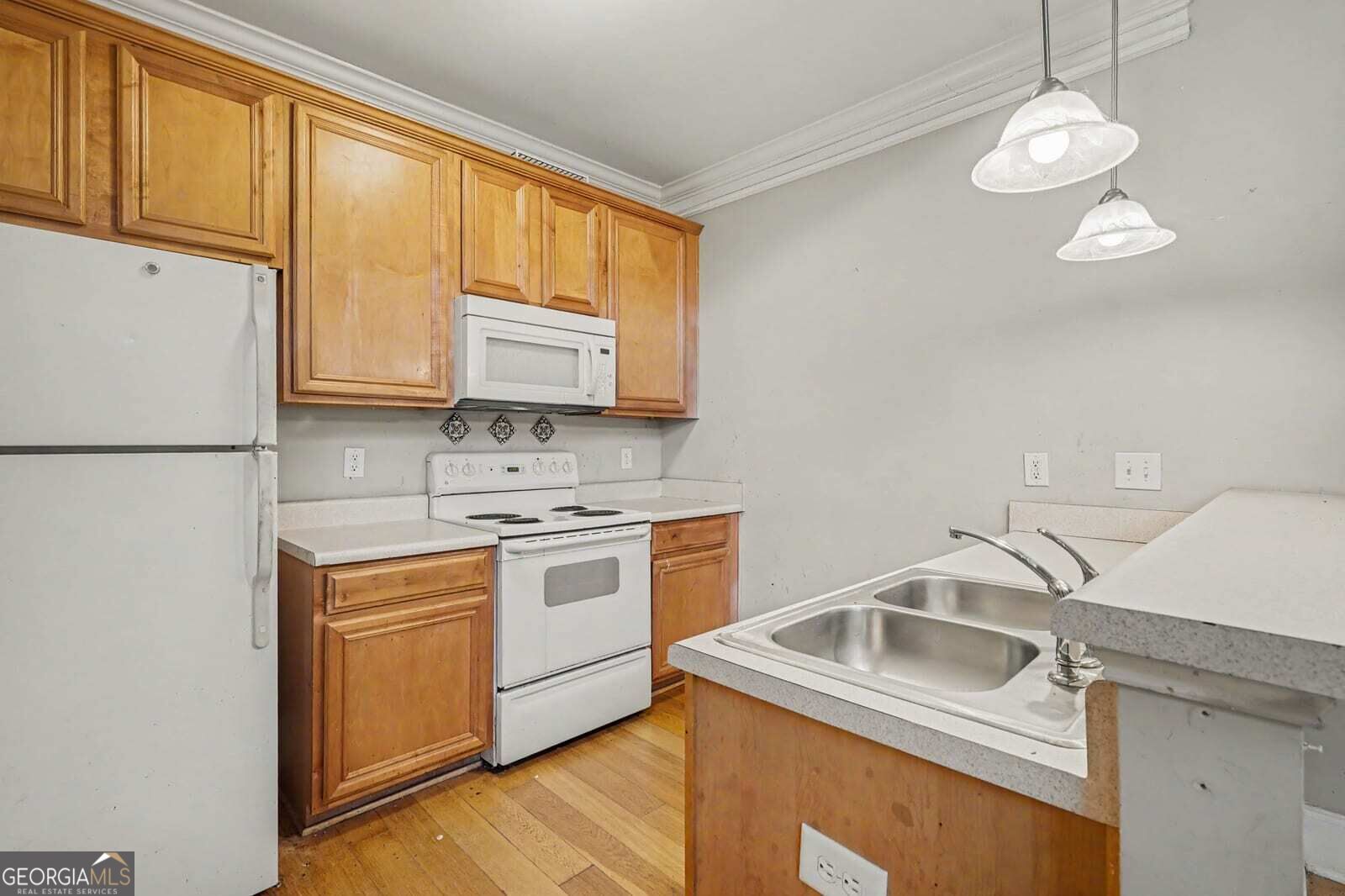 103 East Paces Drive Property Photo 34