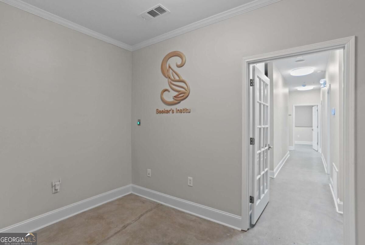 1085 Powers Place # A Property Photo 3