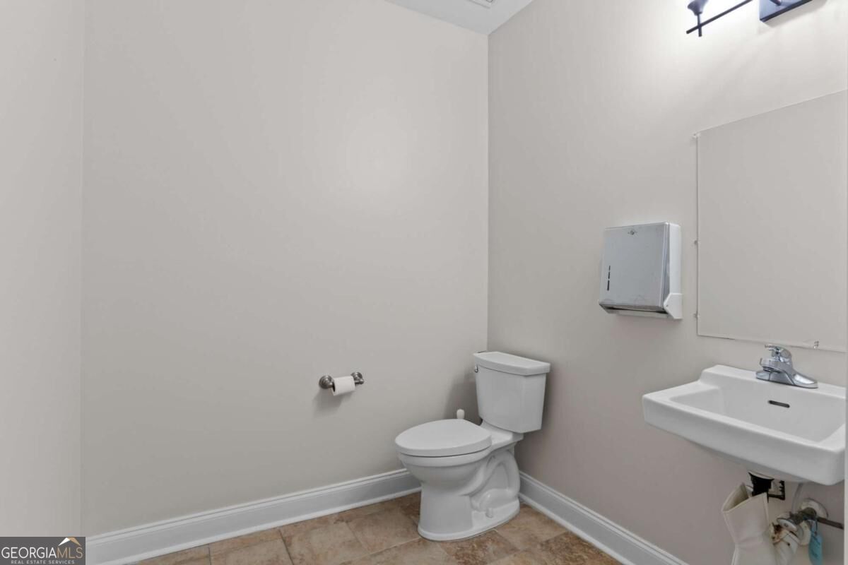 1085 Powers Place # A Property Photo 9
