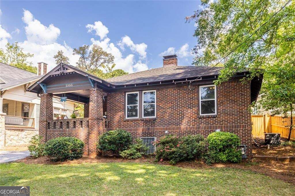 1066 United Avenue Se Property Photo 3