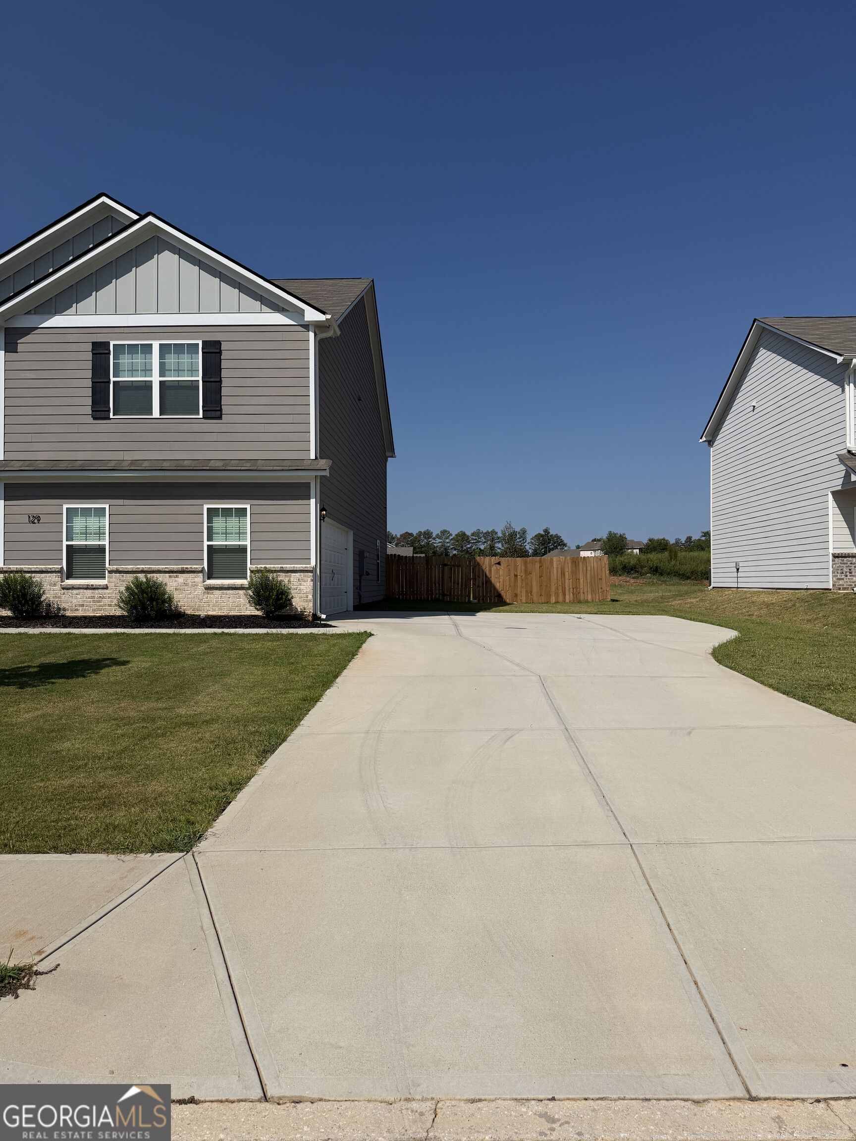 129 Avondale Boulevard Property Photo 2
