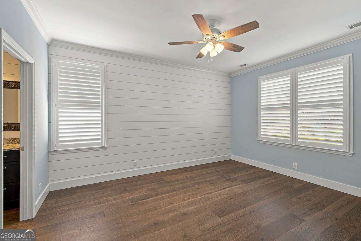 105 E Commons Drive Property Photo 10