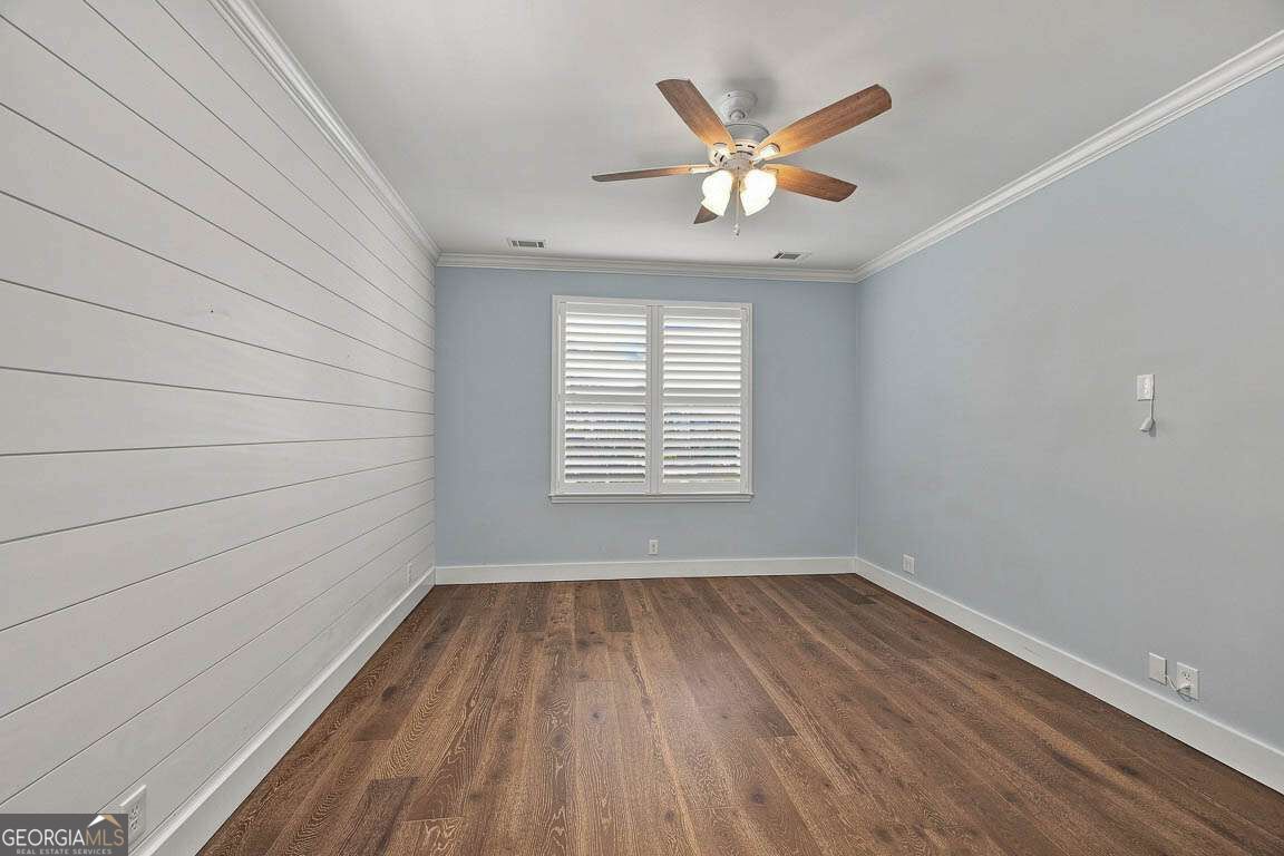 105 E Commons Drive Property Photo 12
