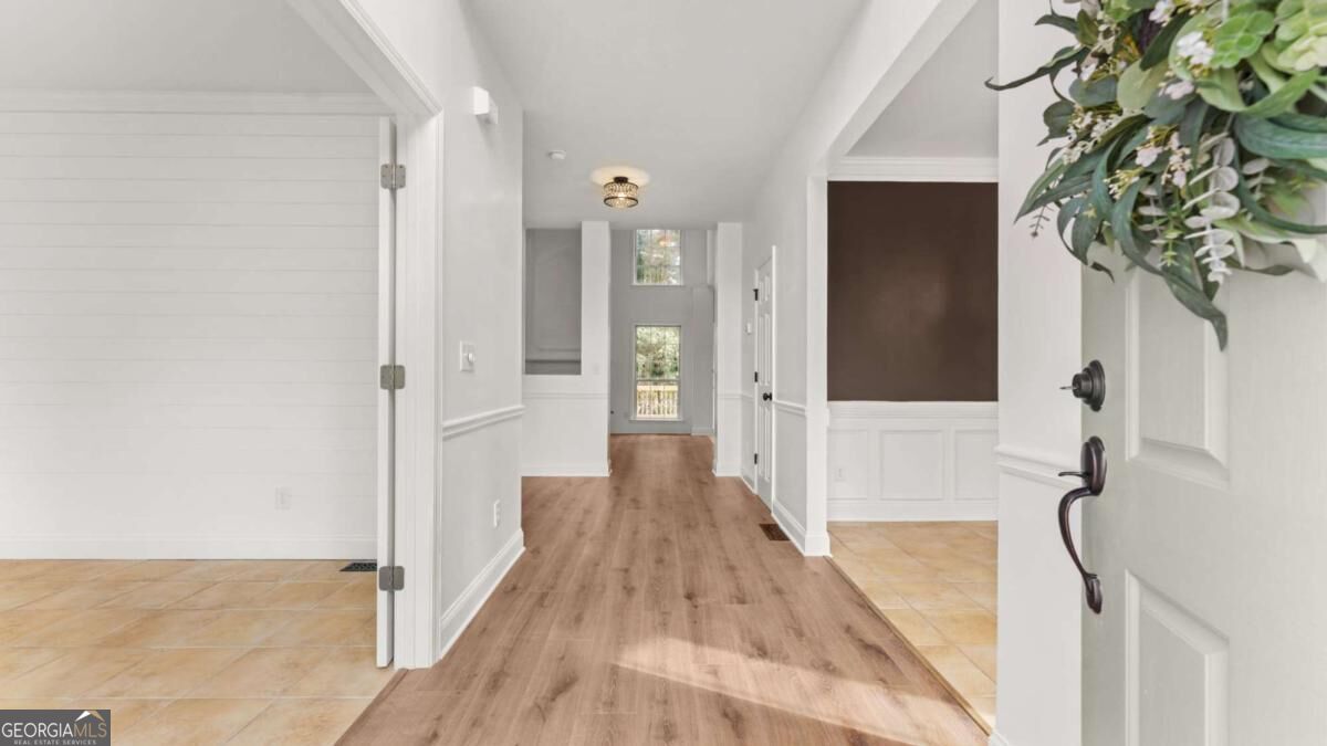 5665 Kennemore Drive Property Photo 3