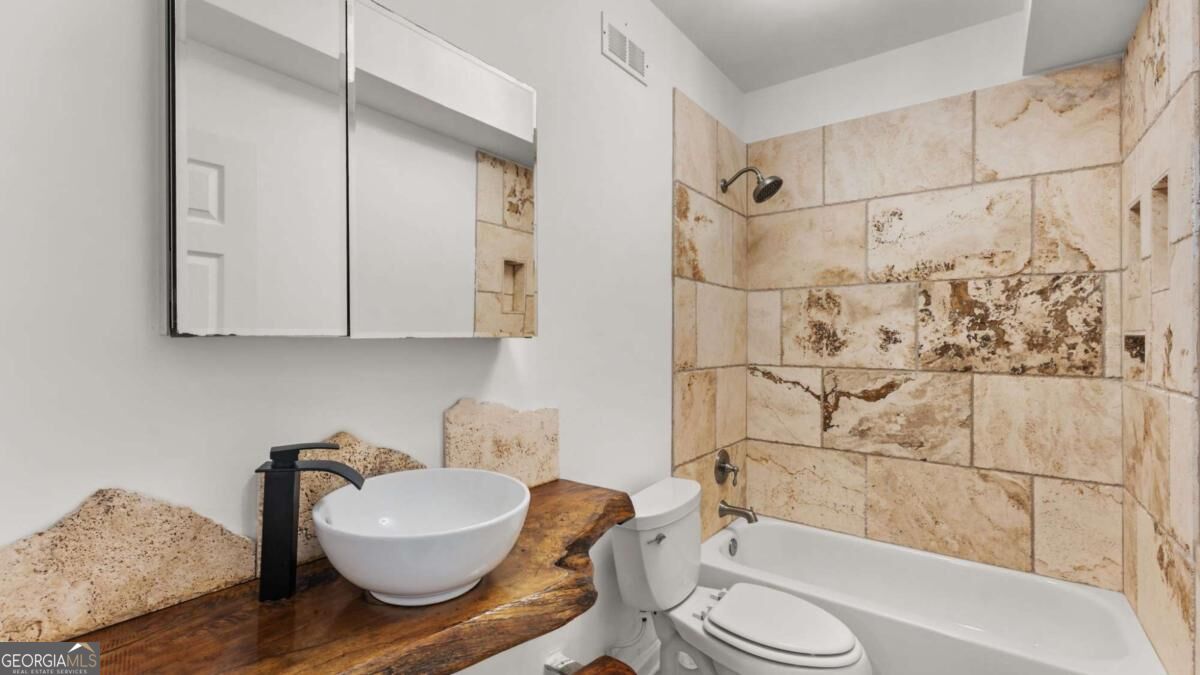 5665 Kennemore Drive Property Photo 33