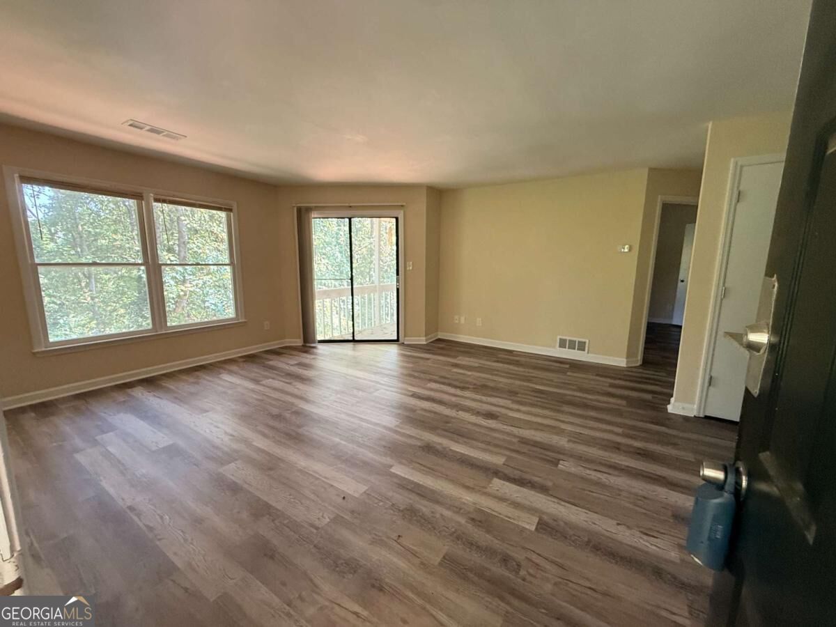 1580 Oakpointe Drive Sw # H Property Photo 1