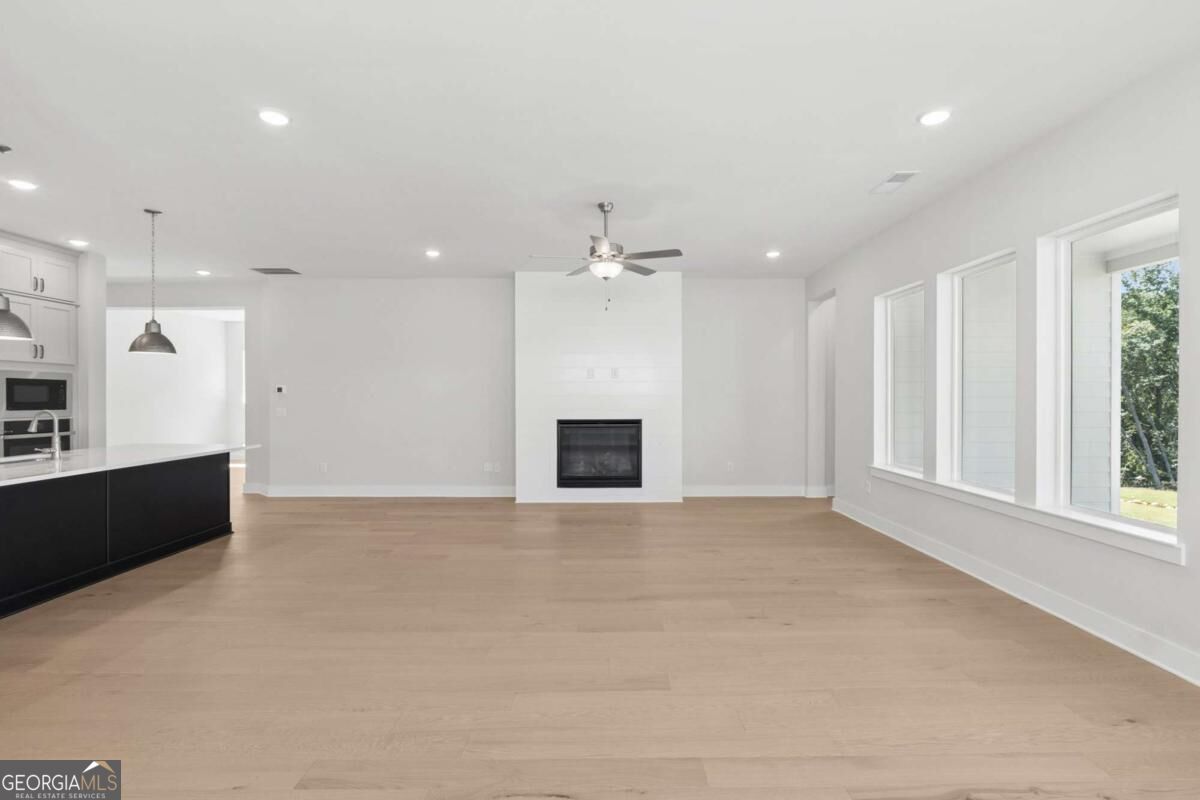 1395 Autumn Lake Drive Sw Property Photo 4