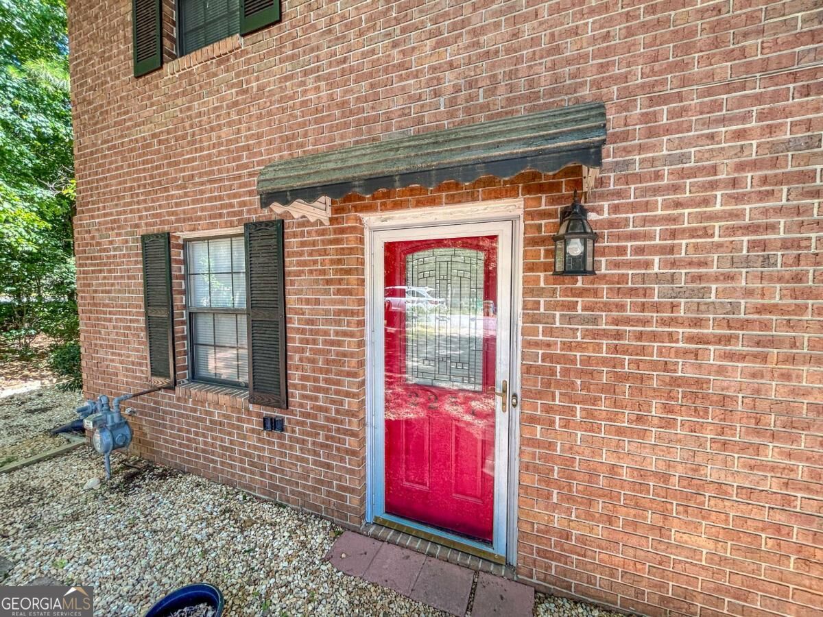 2251 Salt Springs Place Property Photo 5