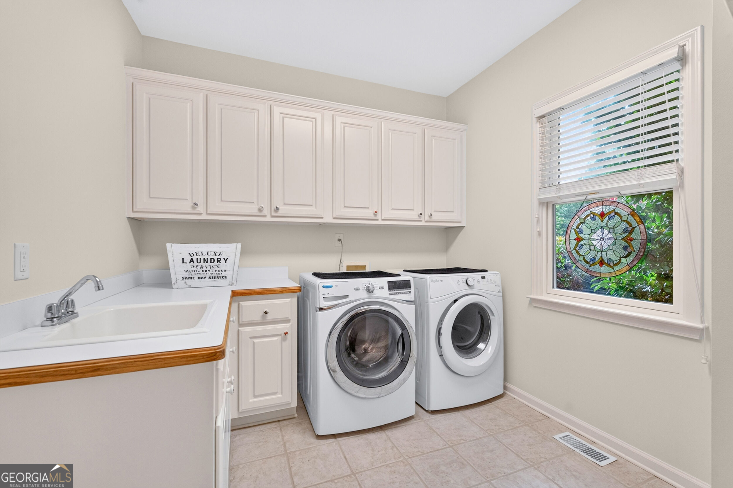1213 Edenham Lane Property Photo 17