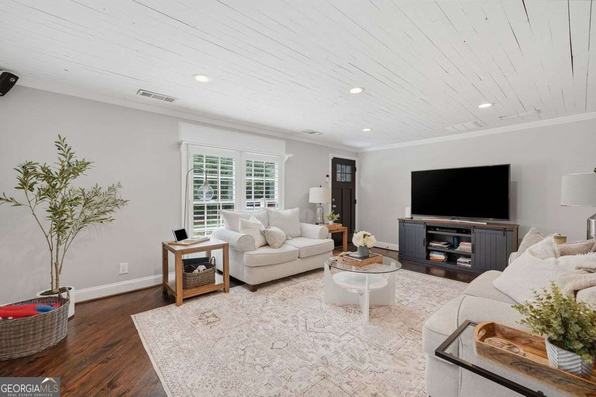 364 Holly Street Property Photo 7