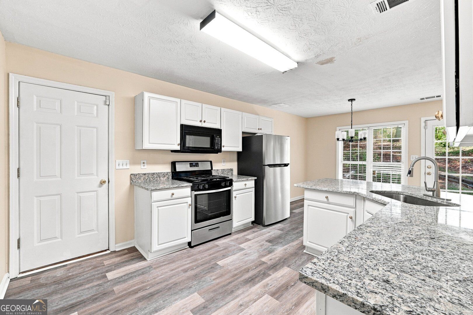 964 Bexhill Drive Property Photo 11