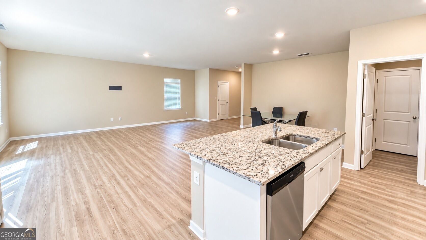 739 Gelderland Drive Property Photo 10