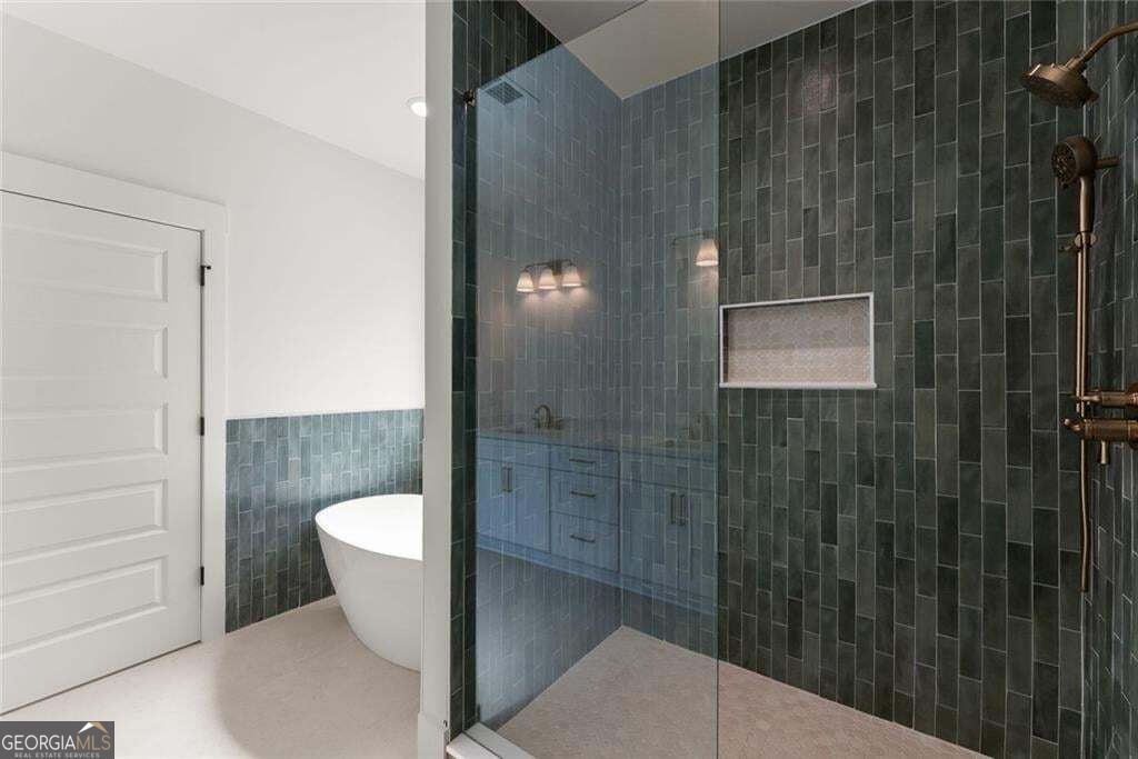 3109 Winding Lake Court Property Photo 24