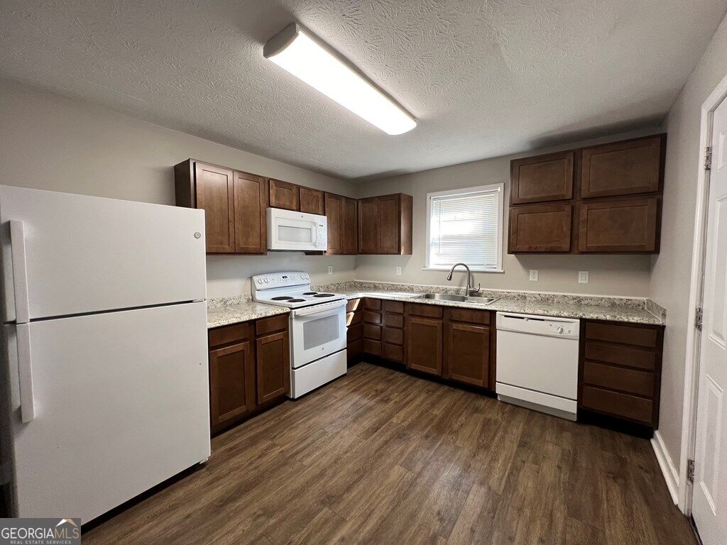 720 Cardinal Circle Property Photo 2
