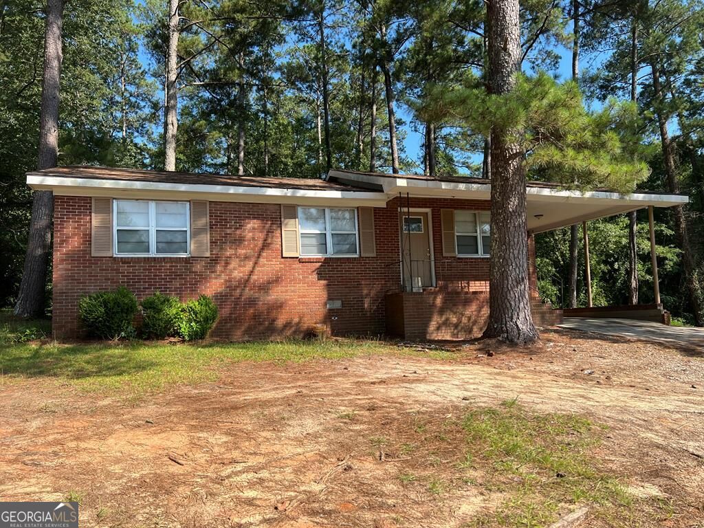 720 Cardinal Circle Property Photo 4
