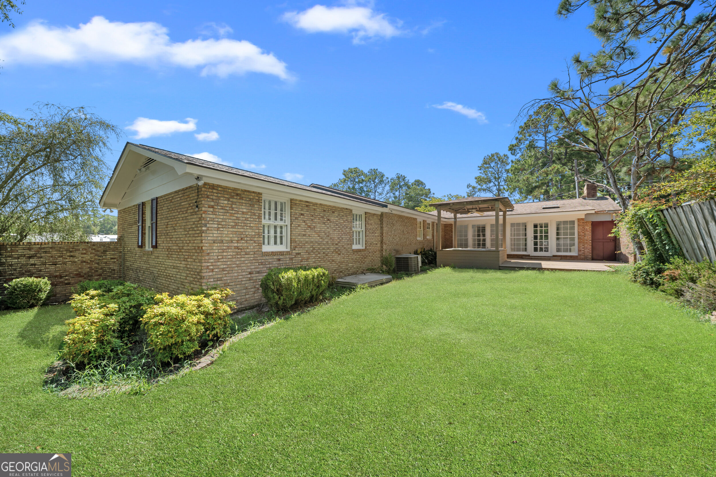 706 Gentilly Road Property Photo 8