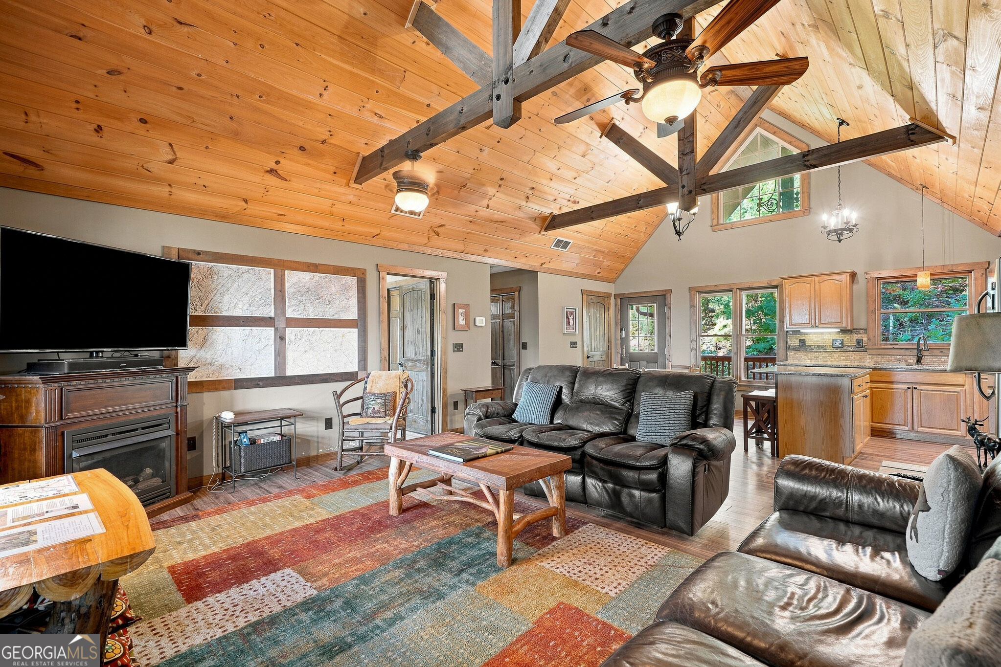 232 Apache Trail Property Photo 7