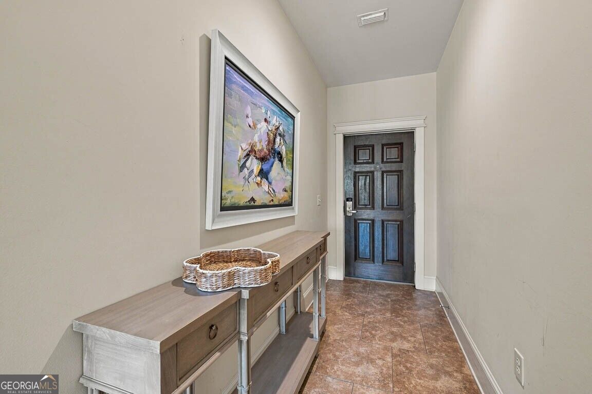 1015 Beachview Drive Property Photo 6