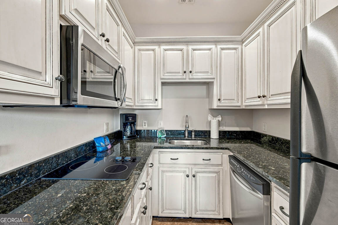 1015 Beachview Drive Property Photo 8