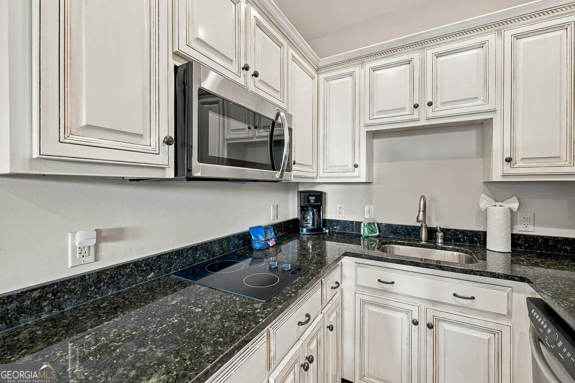 1015 Beachview Drive Property Photo 9