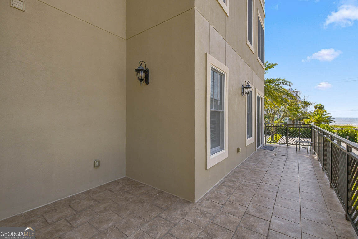 1015 Beachview Drive Property Photo 29