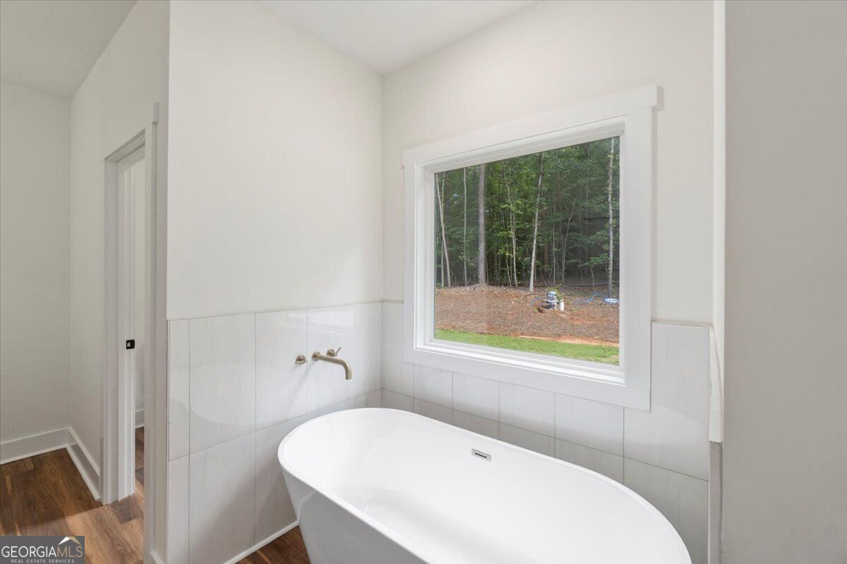 1251 Simmons Road Property Photo 5