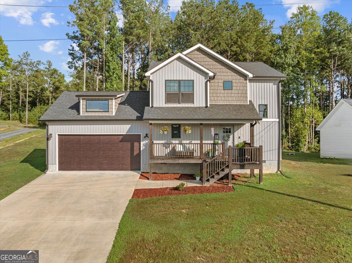 3210 Crow Road Ne Property Photo 1