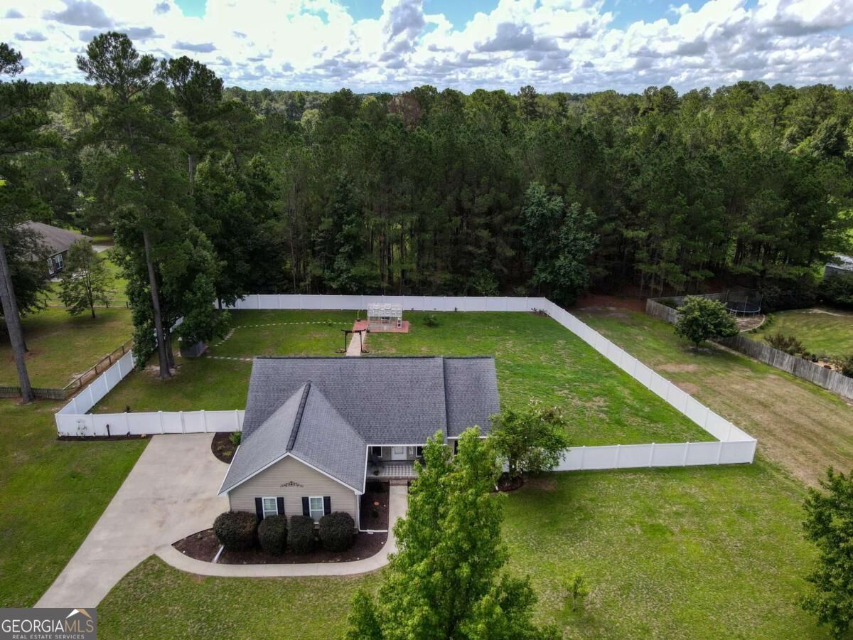 124 Sugarland Boulevard Property Photo 2