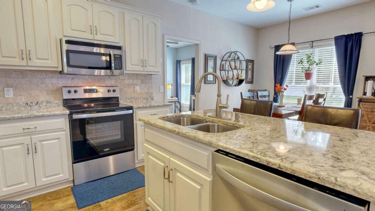 124 Sugarland Boulevard Property Photo 8