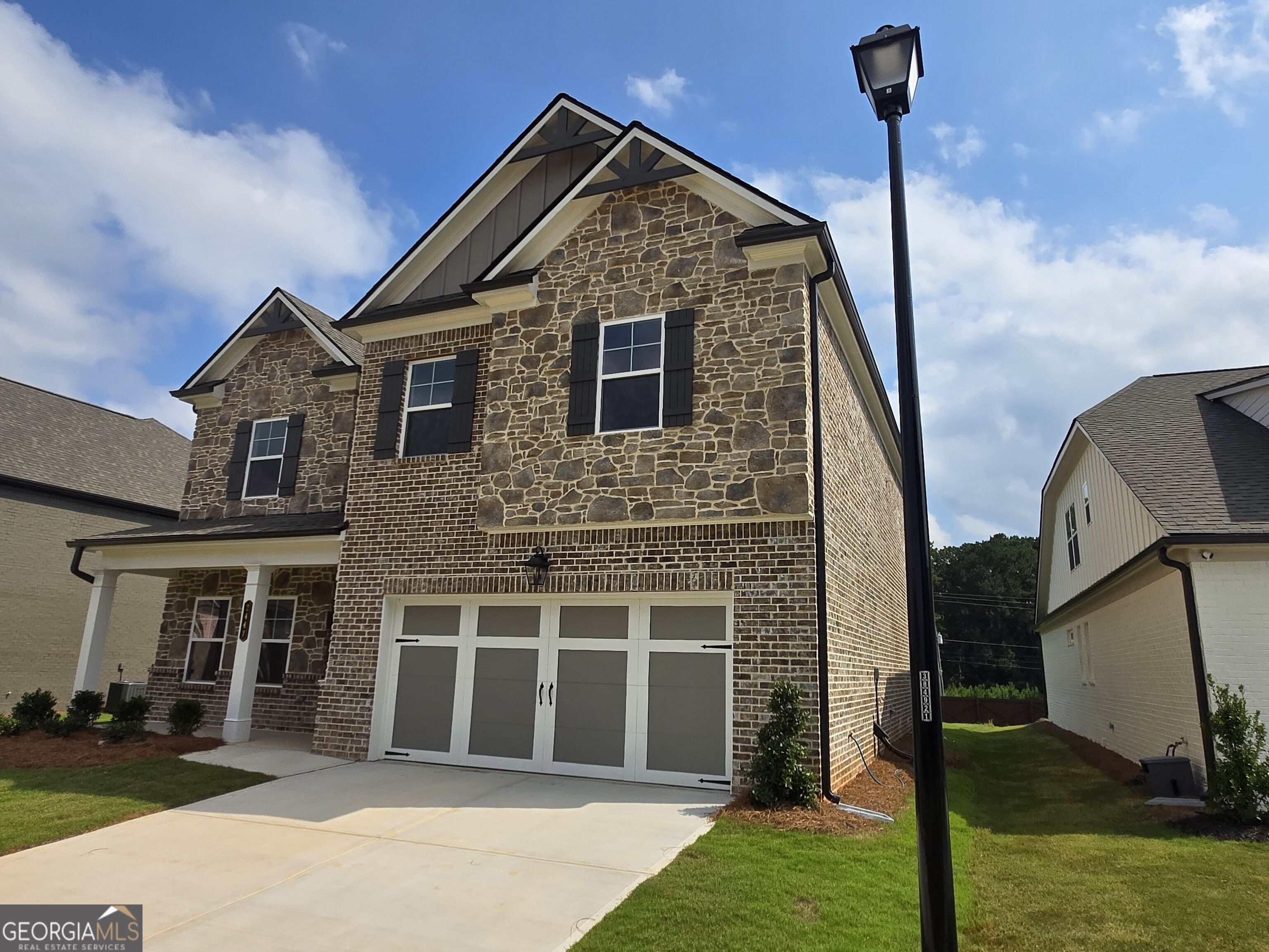 2447 Enchanted Sky Way Property Photo 2