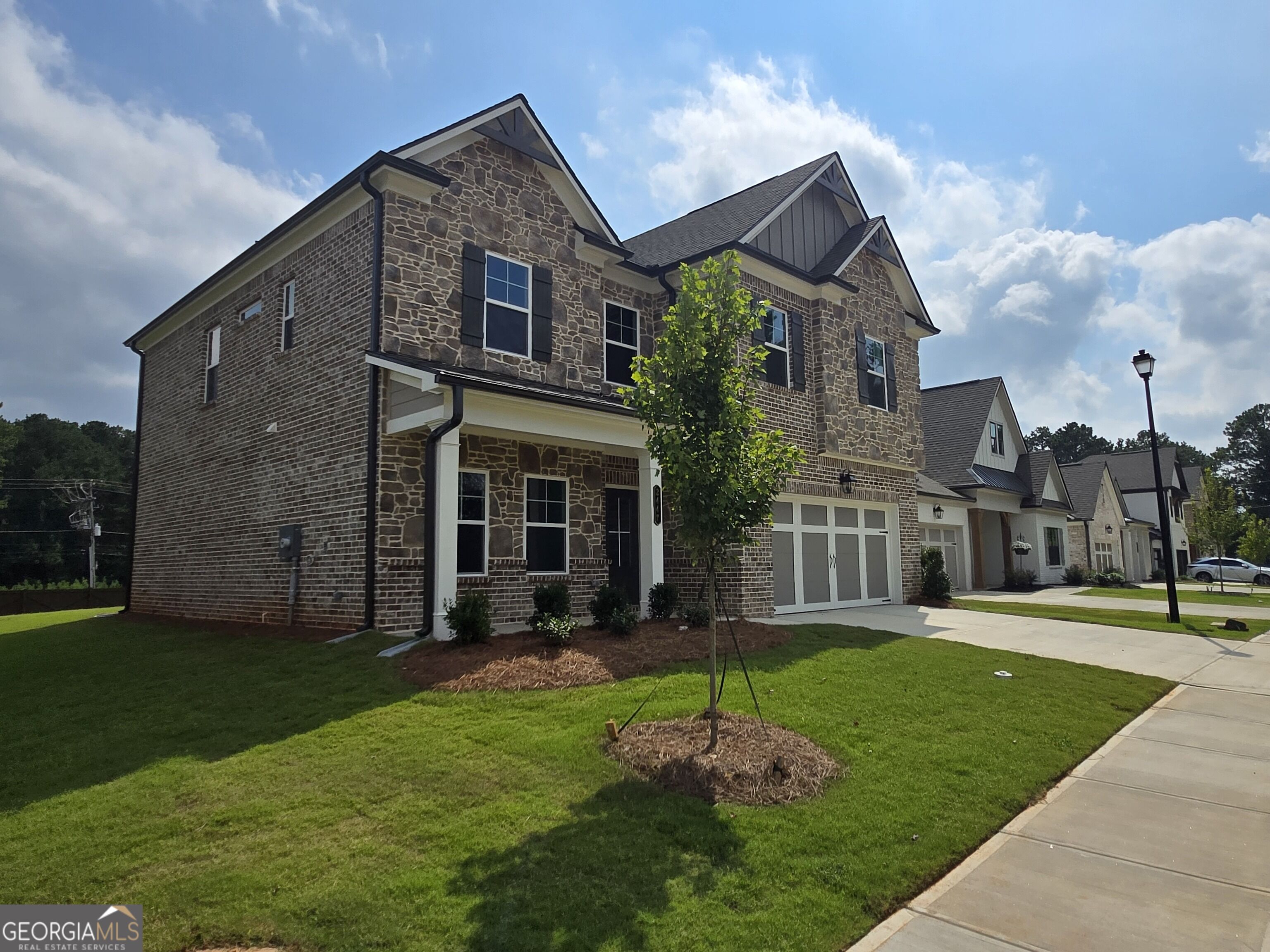 2447 Enchanted Sky Way Property Photo 3