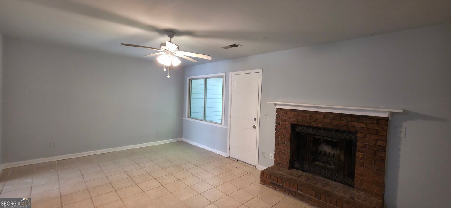 1104 Booth Court Sw Property Photo 2