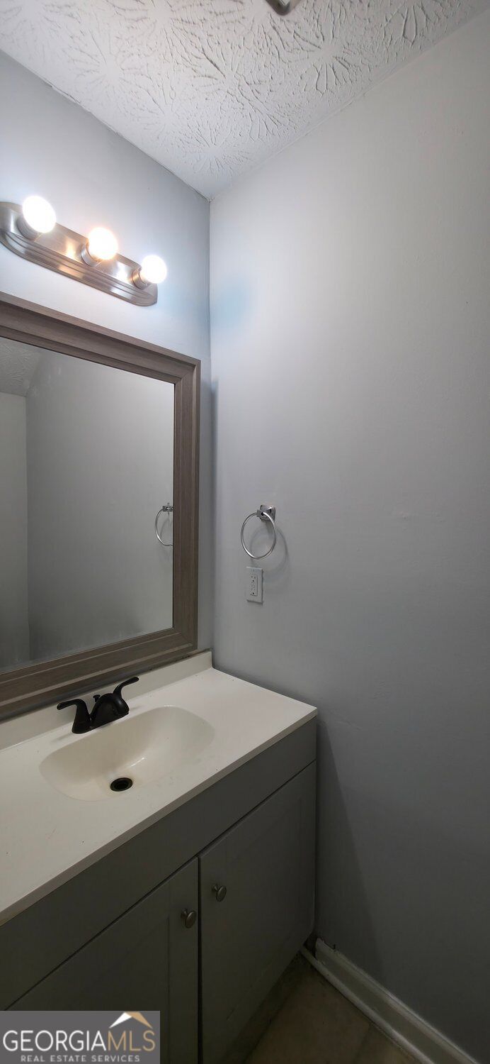 1104 Booth Court Sw Property Photo 4