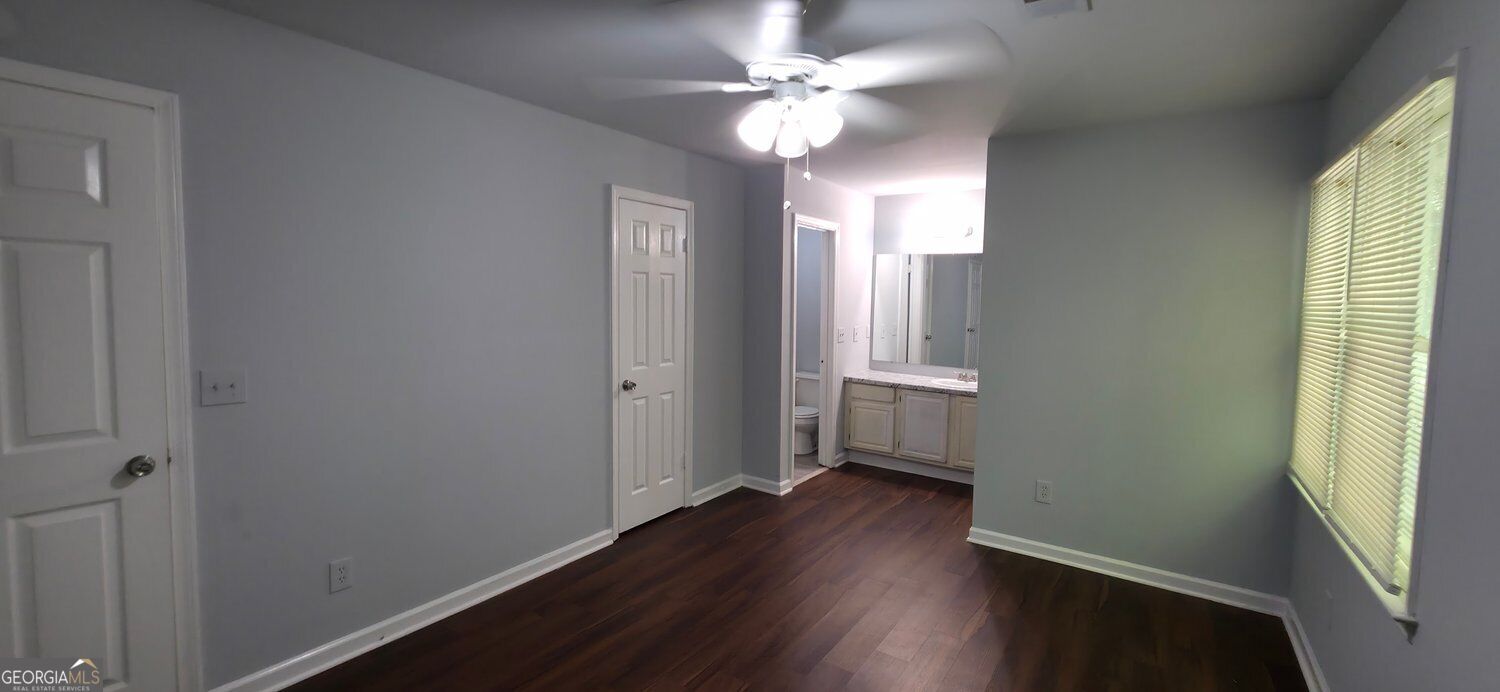 1104 Booth Court Sw Property Photo 8