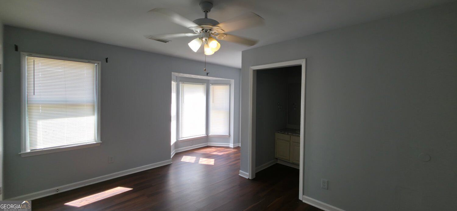 1104 Booth Court Sw Property Photo 10