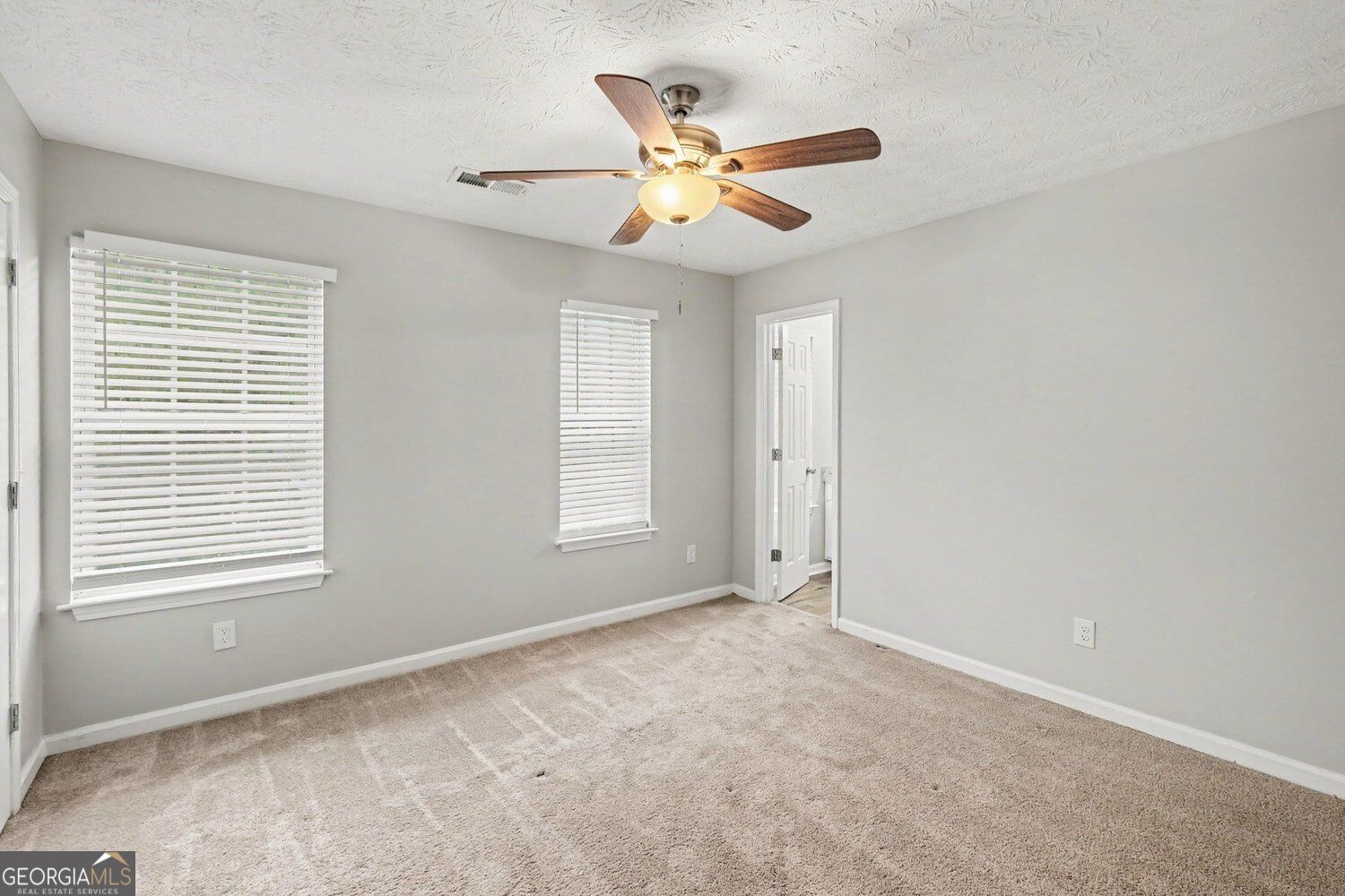 6501 Charter Way Property Photo 11