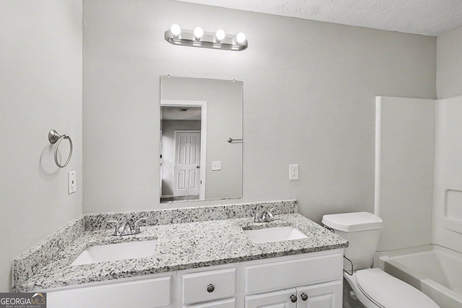 6501 Charter Way Property Photo 14
