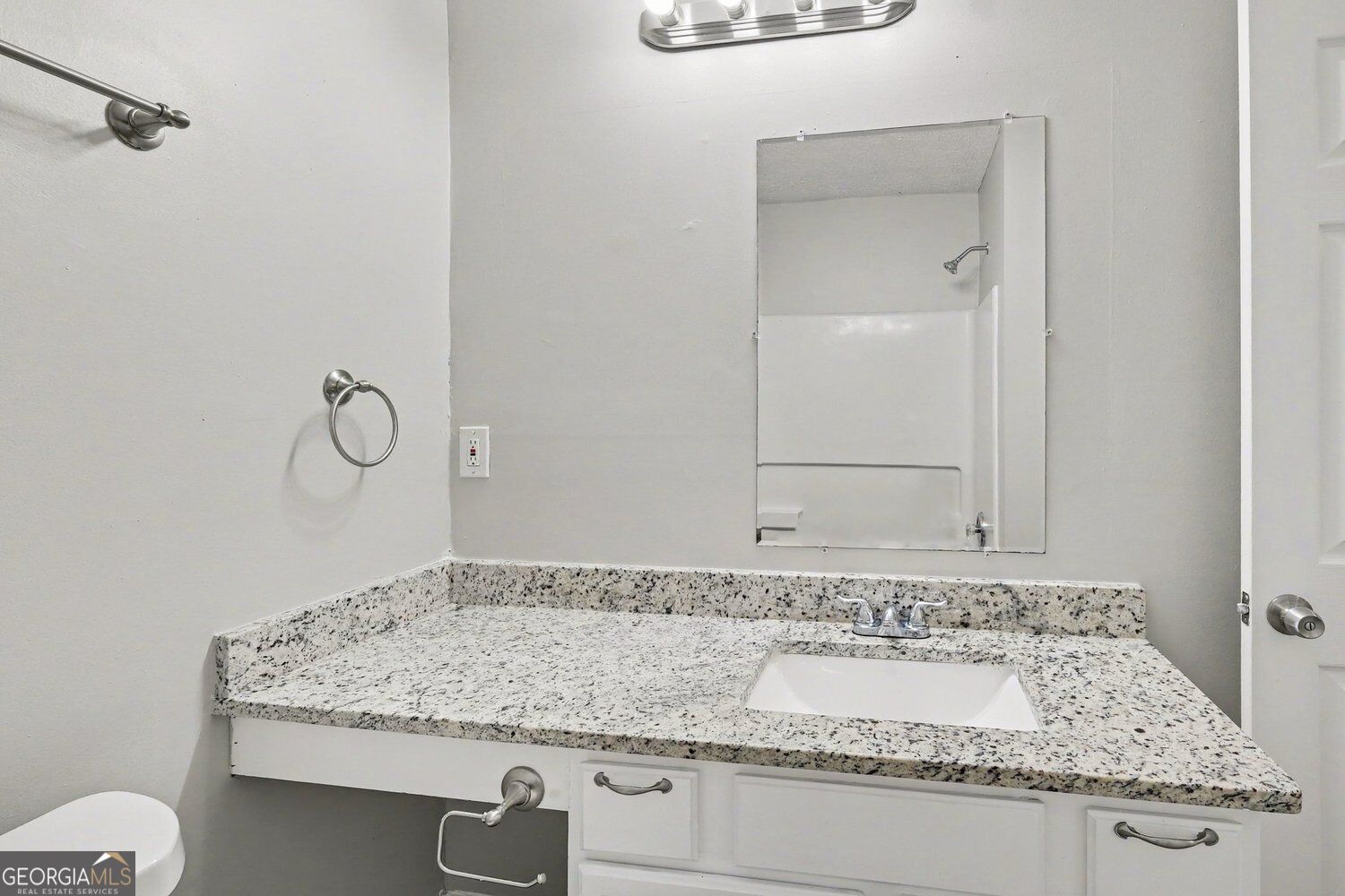 6501 Charter Way Property Photo 17
