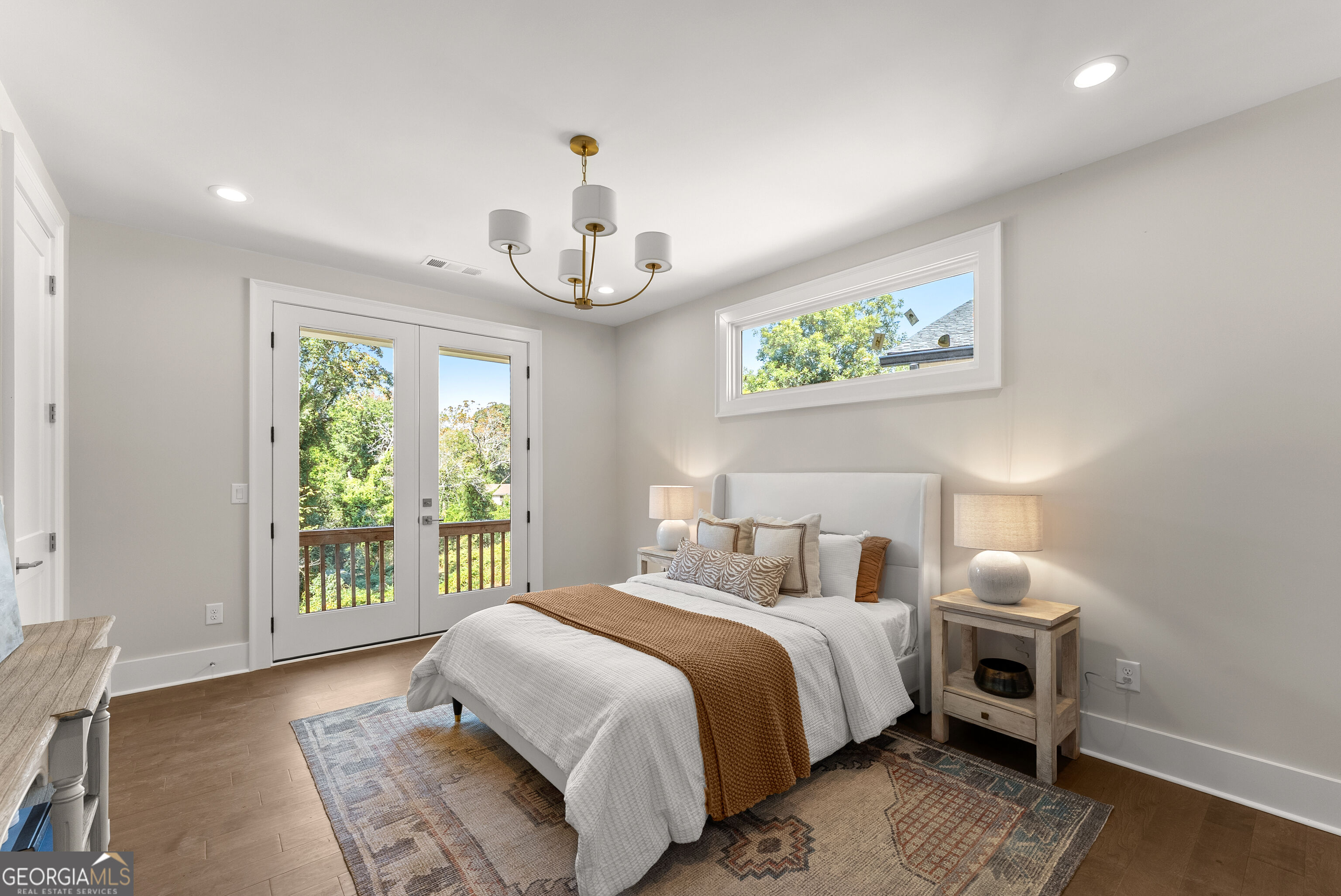 1049 Riverside Drive Property Photo 4