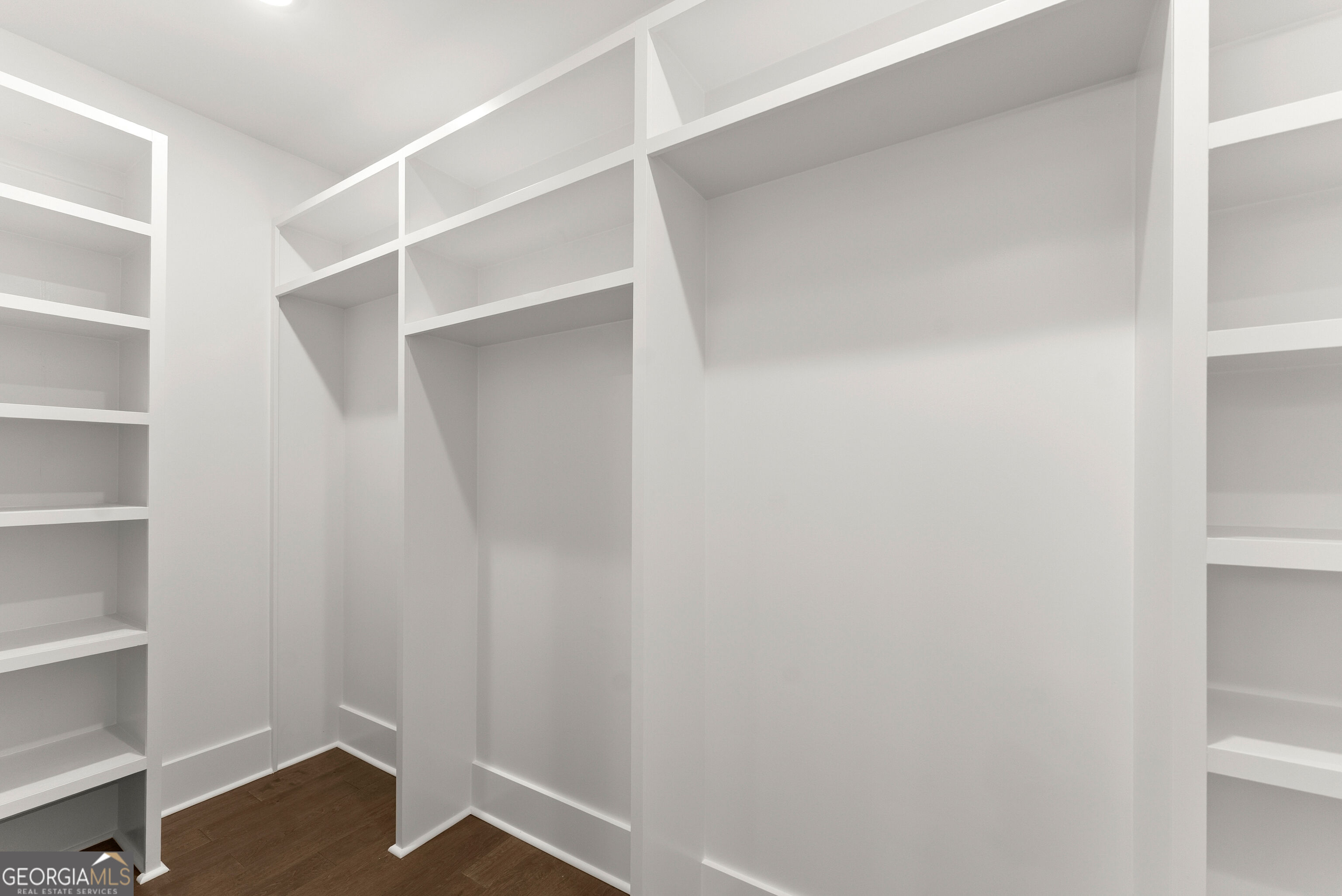1049 Riverside Drive Property Photo 21