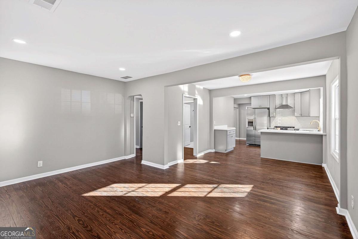 488 Mcwilliams Avenue Se Property Photo 6