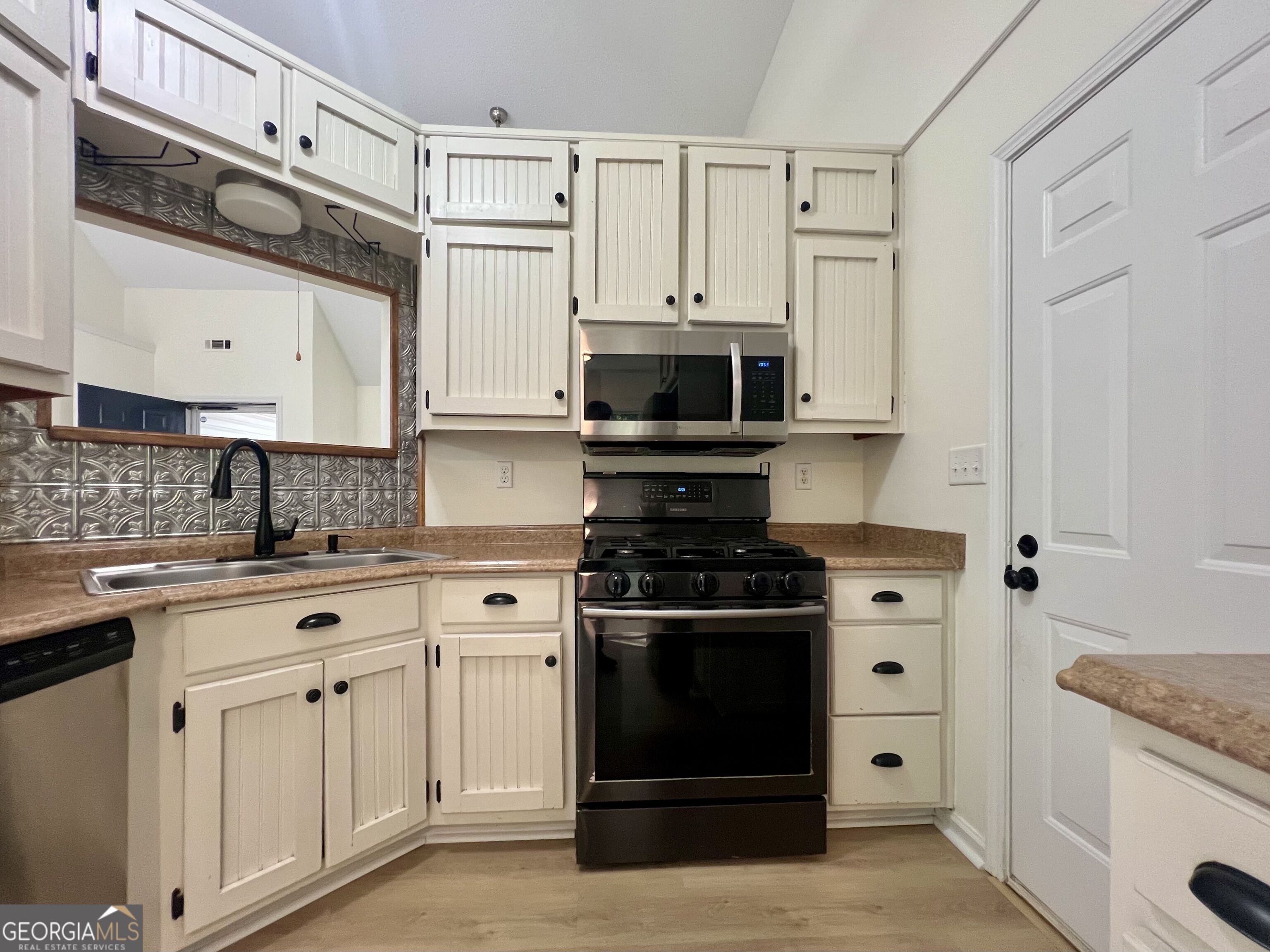 37 Jeb Stuart Drive Property Photo 17