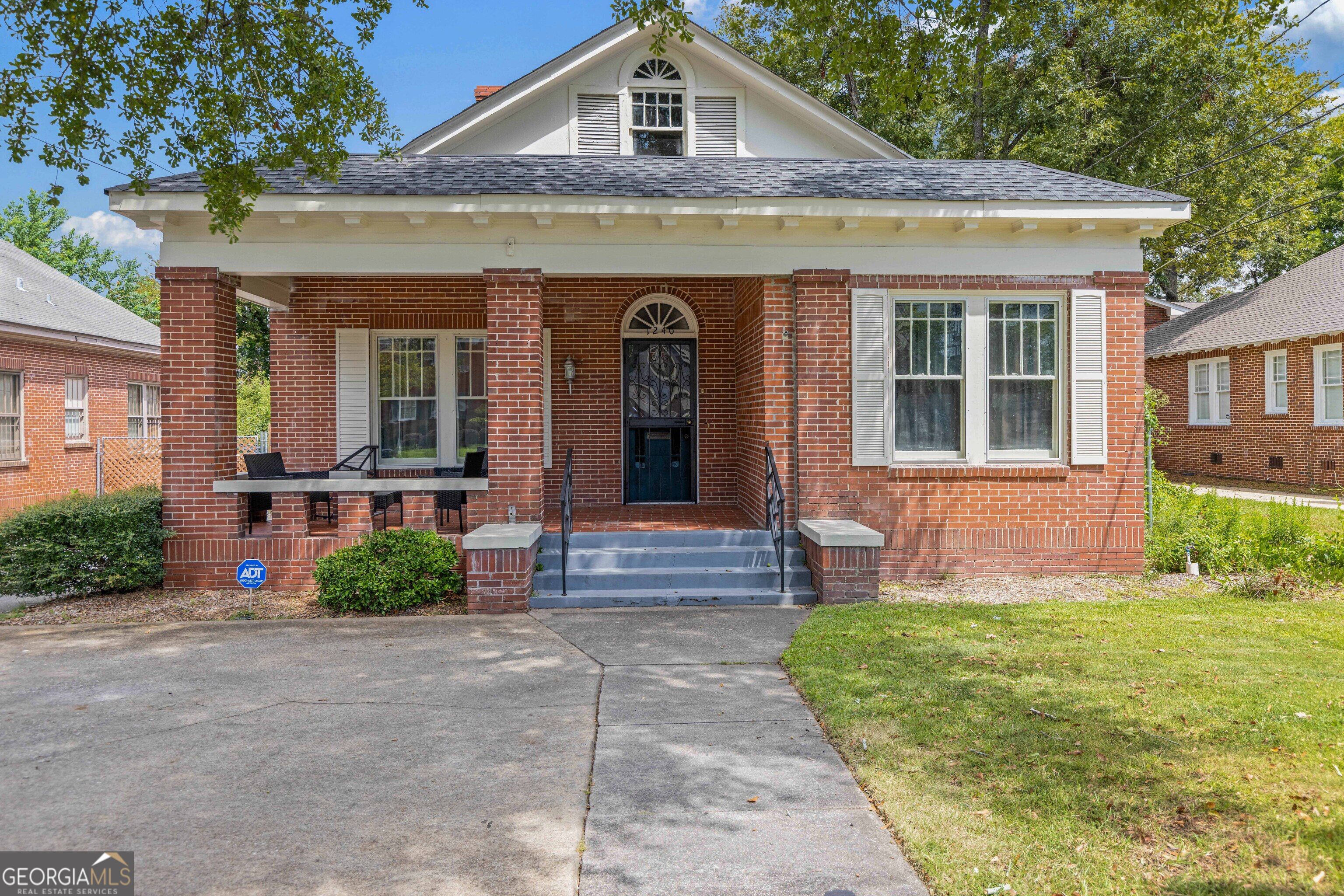 1240 Peacock Avenue