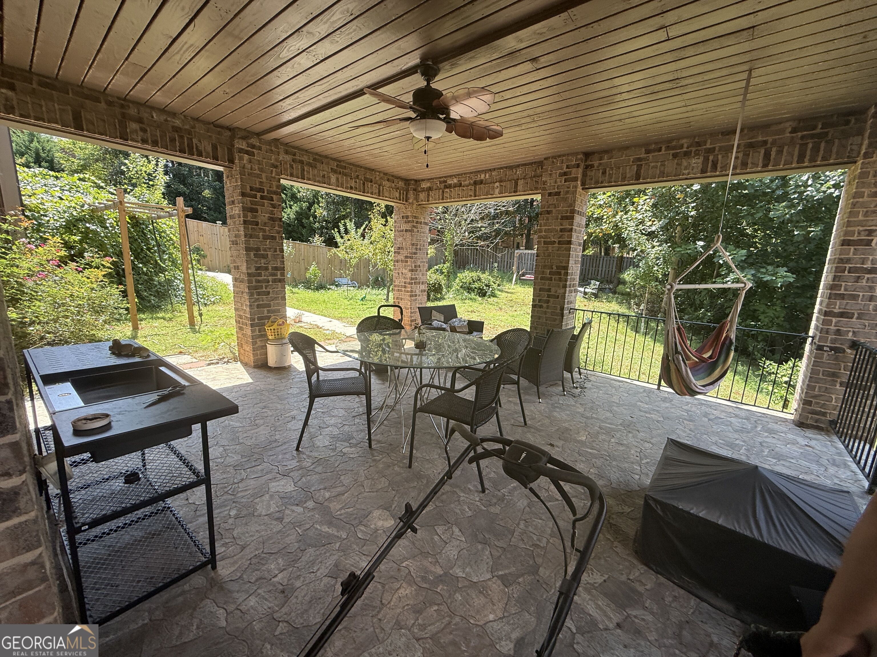 3816 Chamblee Dunwoody Rd Property Photo 5