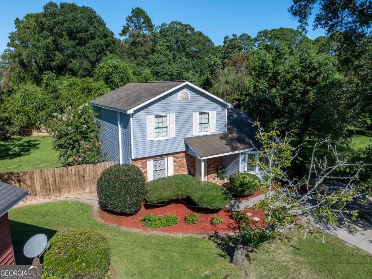 105 Clyde Circle Property Photo 4