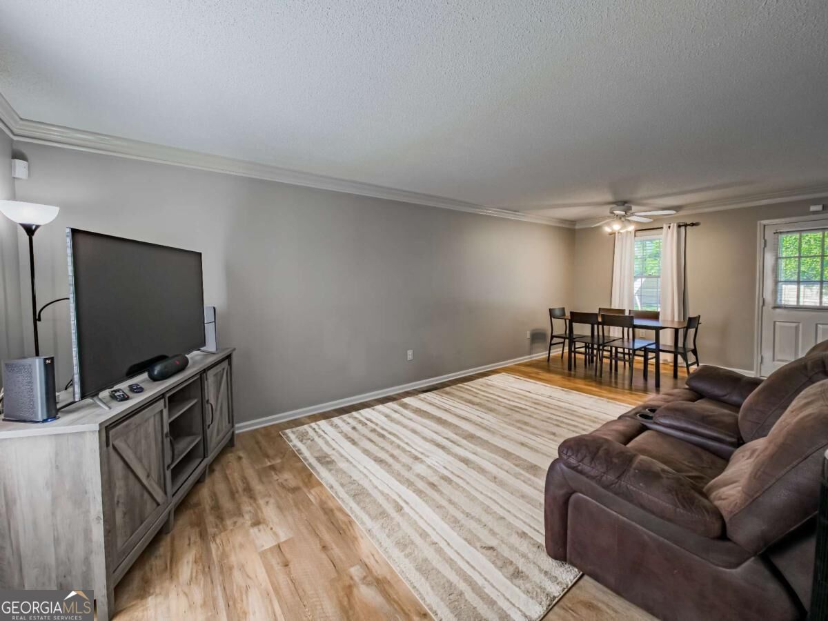 105 Clyde Circle Property Photo 8