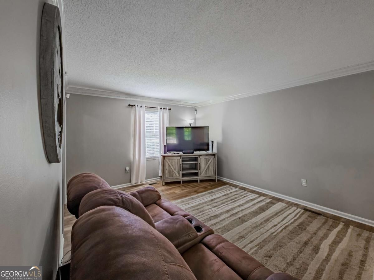 105 Clyde Circle Property Photo 10